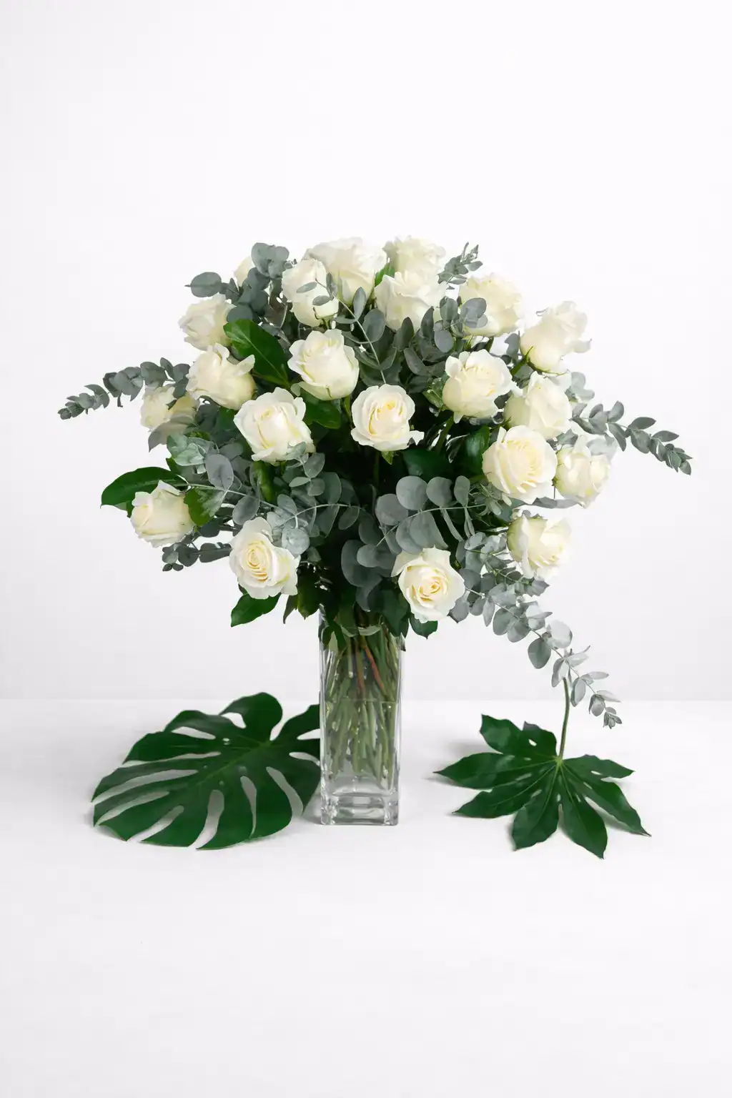 Ramo funerario de rosas blancas